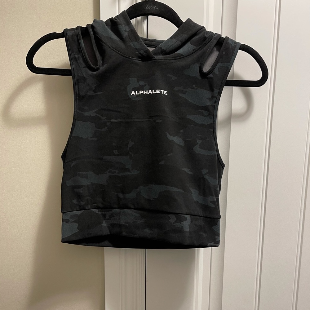 Alphalete Surface Crop Tank Hoodie